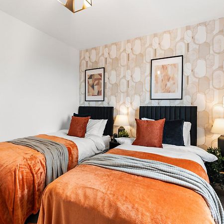 Stylish Two-Bedroom Flat In NWI Esterno foto