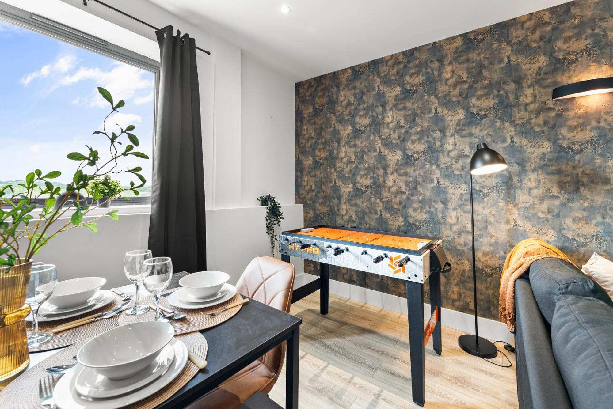 Stylish Two-Bedroom Flat In NWI Esterno foto