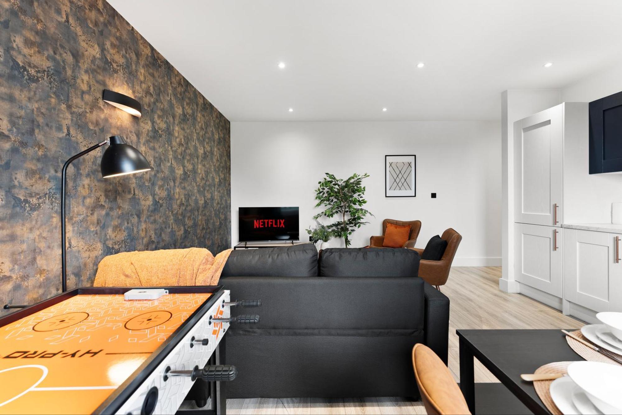 Stylish Two-Bedroom Flat In NWI Esterno foto