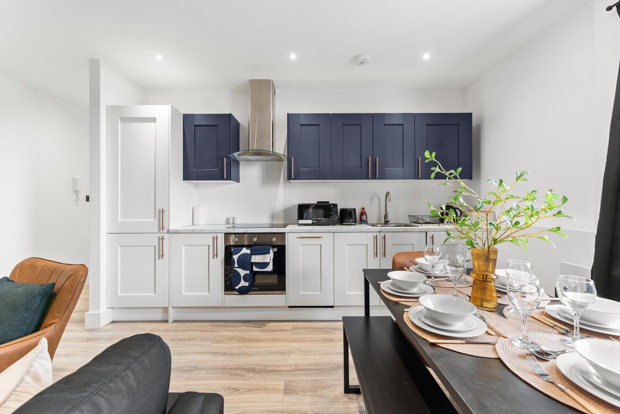 Stylish Two-Bedroom Flat In NWI Esterno foto