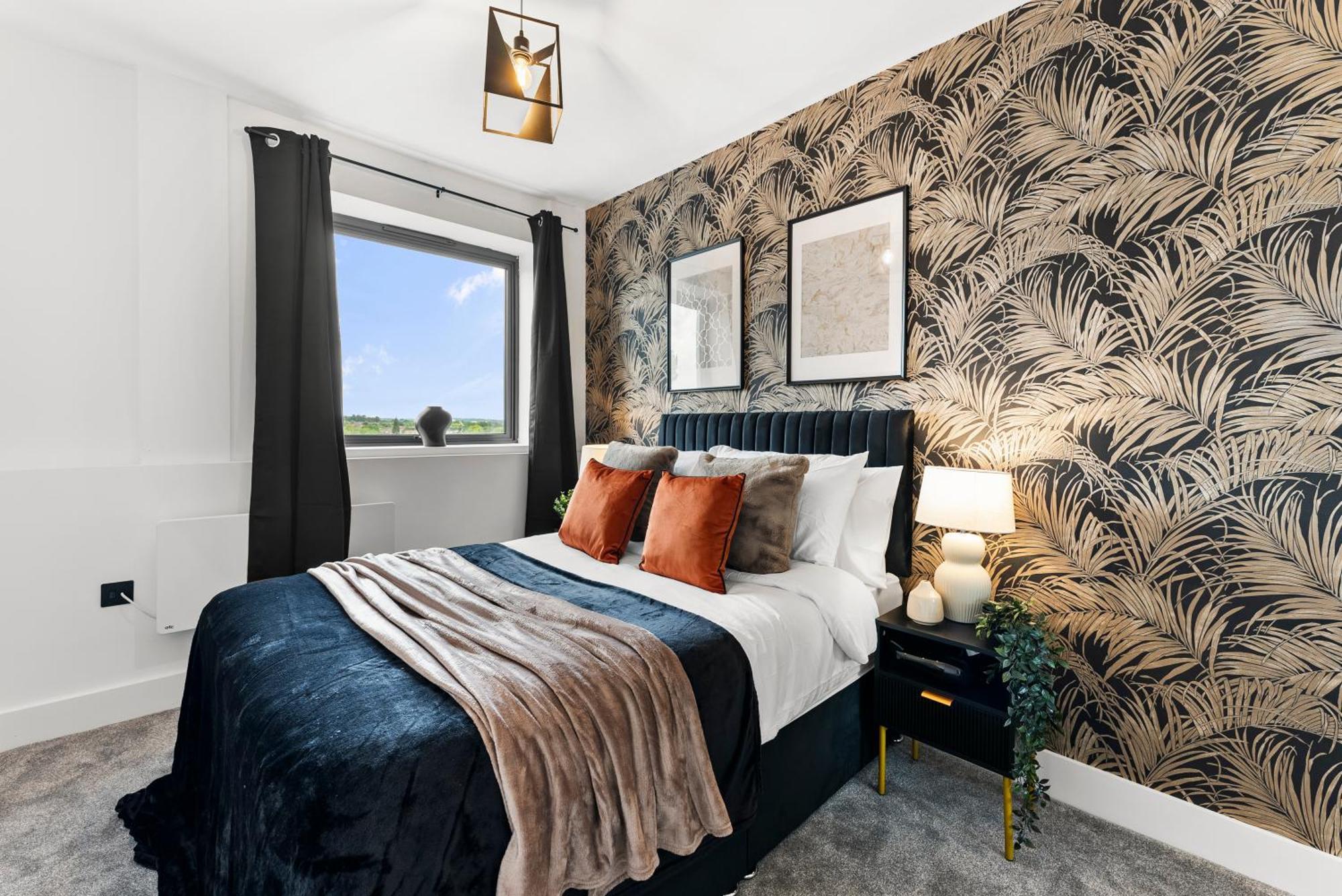 Stylish Two-Bedroom Flat In NWI Esterno foto