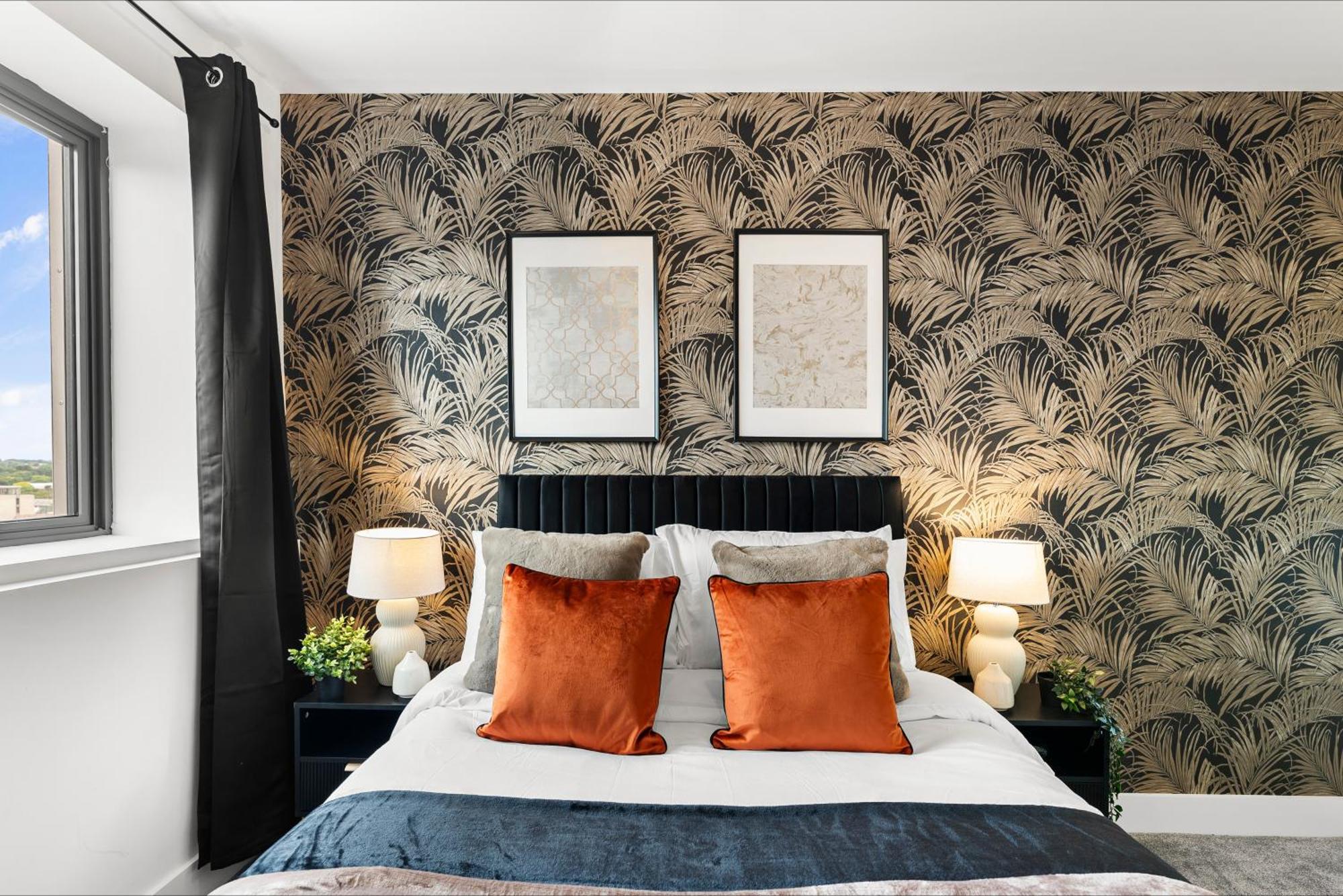 Stylish Two-Bedroom Flat In NWI Esterno foto